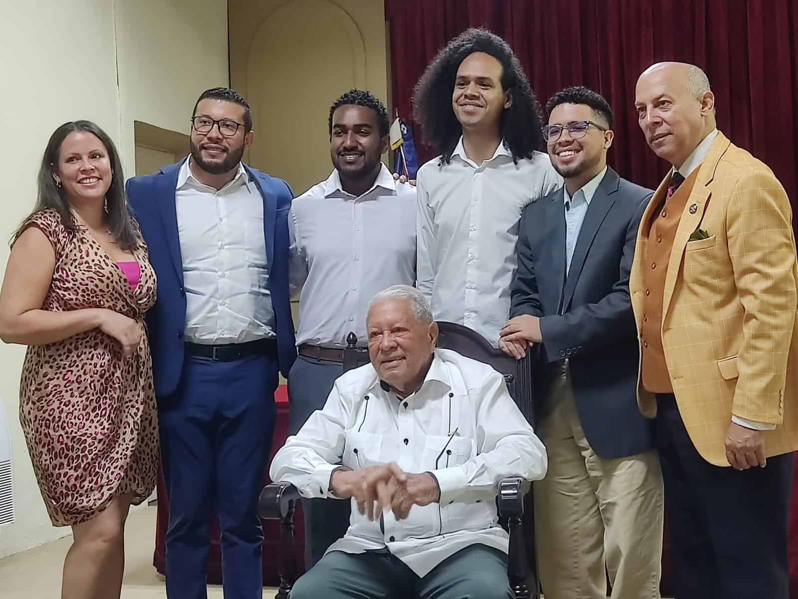 Fernando Casado es homenajeado por su legado artístico y cultural en la Academia Dominicana de la Lengua