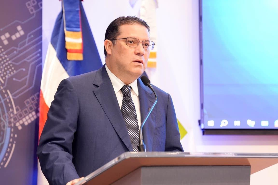 Yayo Sanz Lovatón anuncia ofensiva contra el comercio ilícito