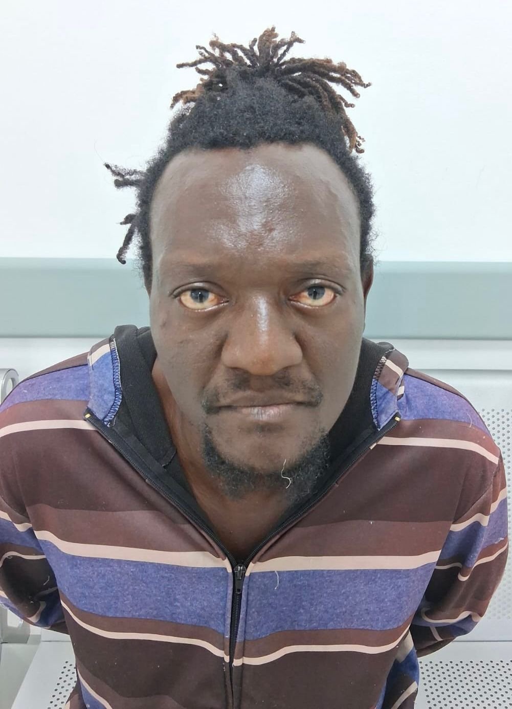 Tribunal de Monte Plata ordena libertad de imputado por asaltos y violaciones; comunitarios expresan preocupación