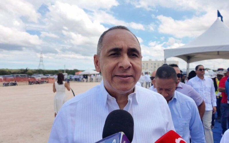 Director de Aduanas afirma planta en Montecristi fortalecerá sistema eléctrico y reducirá apagones