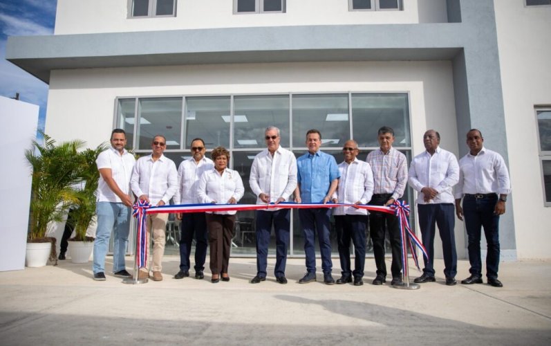 Abinader inaugura edificio administrativo de la OMSA en Santo Domingo Oeste