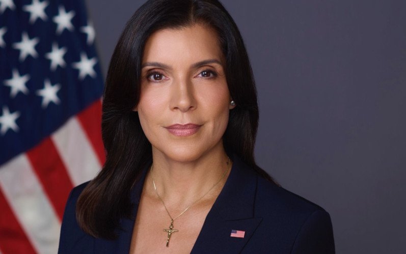 Embajadora de EE. UU. expresa solidaridad con víctimas de la tragedia del Jet Set