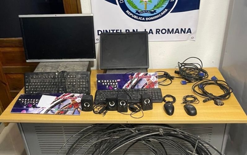 Cuatro detenidos en operativos por juego ilegal, armas y alcohol adulterado en La Romana