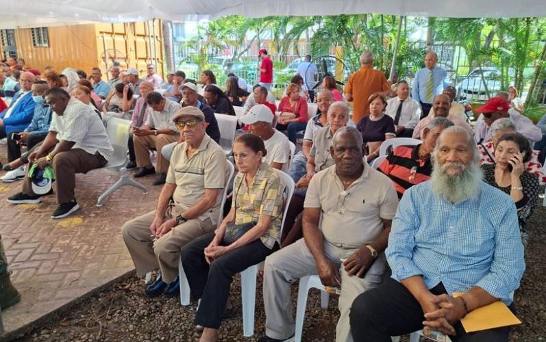 Fallas en sistema impiden entrega de cédulas en Junta Electoral del Distrito Nacional