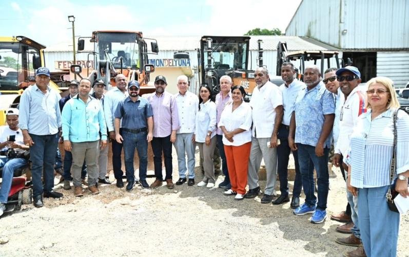 Inician programa “Abriendo Caminos” para mejorar vías rurales en zonas agrícolas