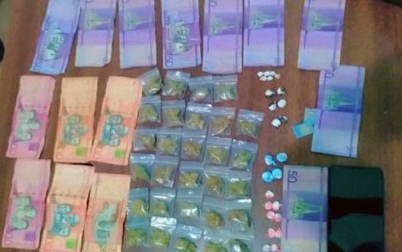Apresan hombre con drogas y dinero en operativo en San Cristóbal