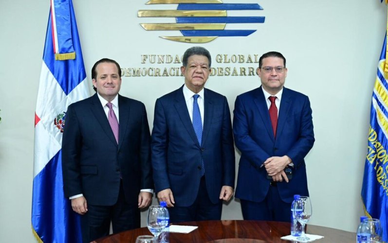 Leonel Fernández afirma que Gobierno evalúa tres pilares ante impacto de crisis internacional