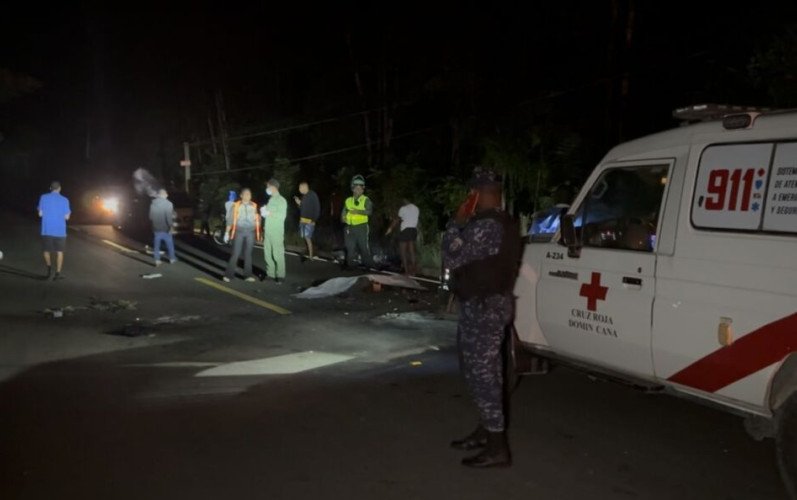 Dos jóvenes mueren en choque de motocicletas en carretera Bayaguana-Copey