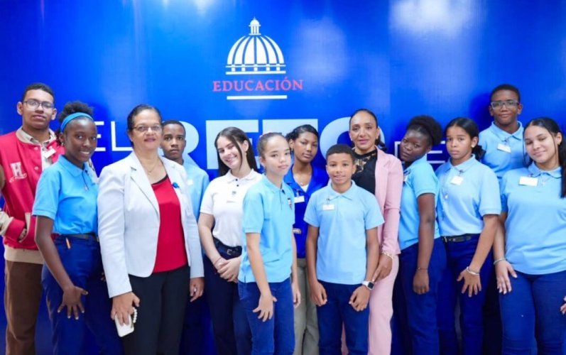 Regional 03 de Educación en Azua realiza Olimpiada de Lectura y Escritura 2026