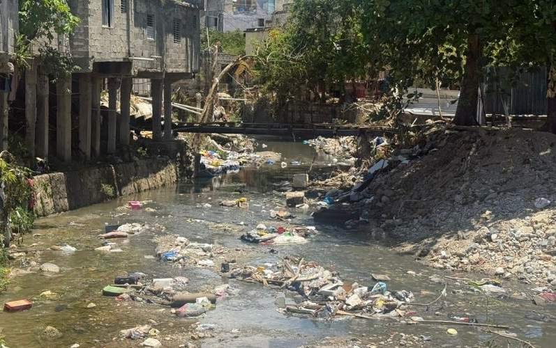 Residentes de Las 800 en Los Ríos piden solución ante riesgo de nuevas inundaciones