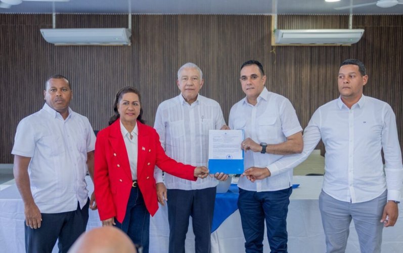 Gobierno destina más de RD$141 millones a cementerios y parque en Sánchez Ramírez