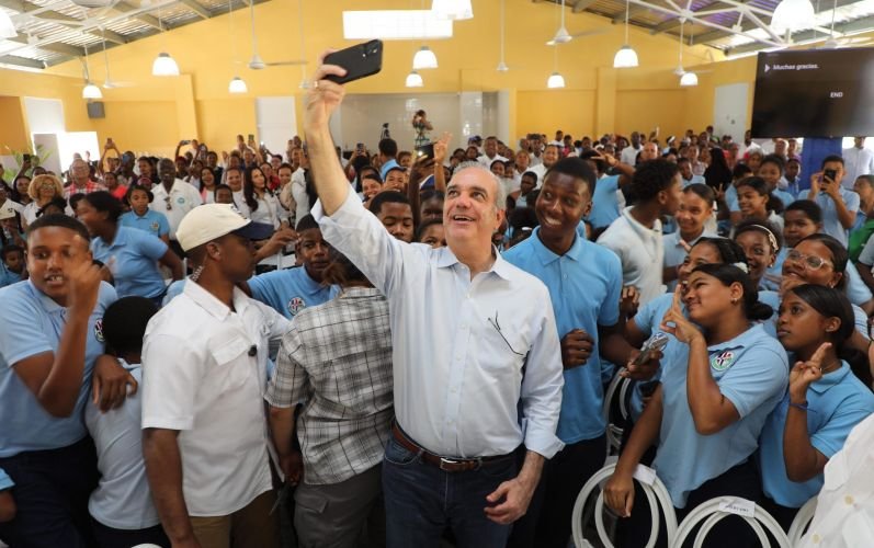 Gobierno anuncia viviendas, reconstrucción de puente y medidas de asistencia tras lluvias