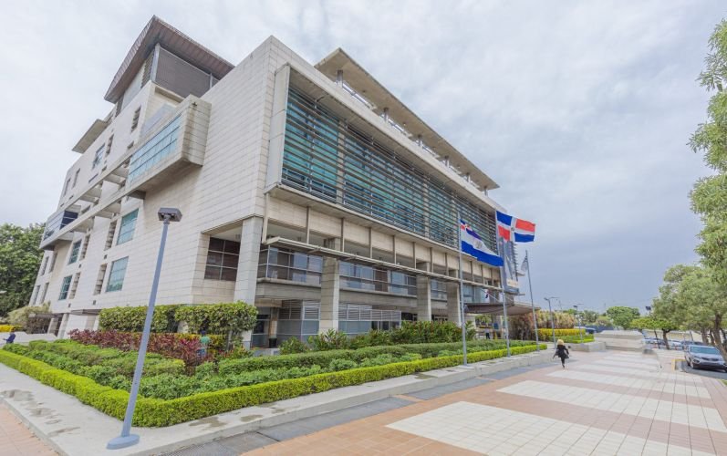 Solicitan prisión preventiva contra siete acusados por muerte de chofer en Santiago