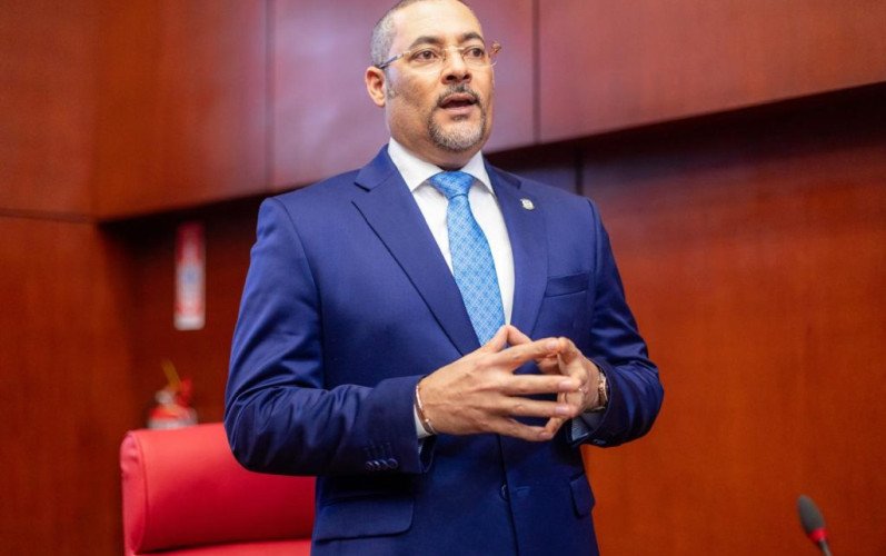 Senador de Fuerza del Pueblo propone modificar Ley de Residuos Sólidos con esquema de tasas diferenciadas