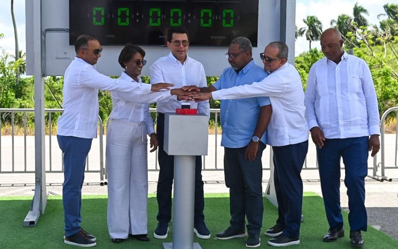 Inician reconstrucción de vía de acceso a Uvero Alto con inversión de RD$711 millones