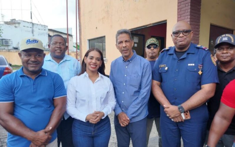 Inician reconstrucción de estación de bomberos tras más de una década en abandono