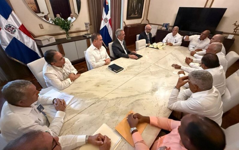 Gobierno y sector arrocero acuerdan medidas para fortalecer producción y seguridad alimentaria