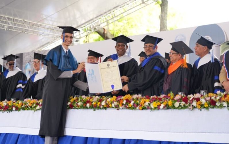 UASD gradúa a 3,348 profesionales y anuncia mejoras en infraestructura y currículo académico