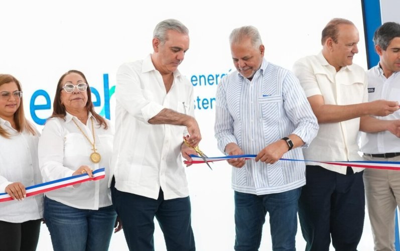 Abinader inaugura carretera Cruce de Pedregal–La Guázuma en San José de las Matas