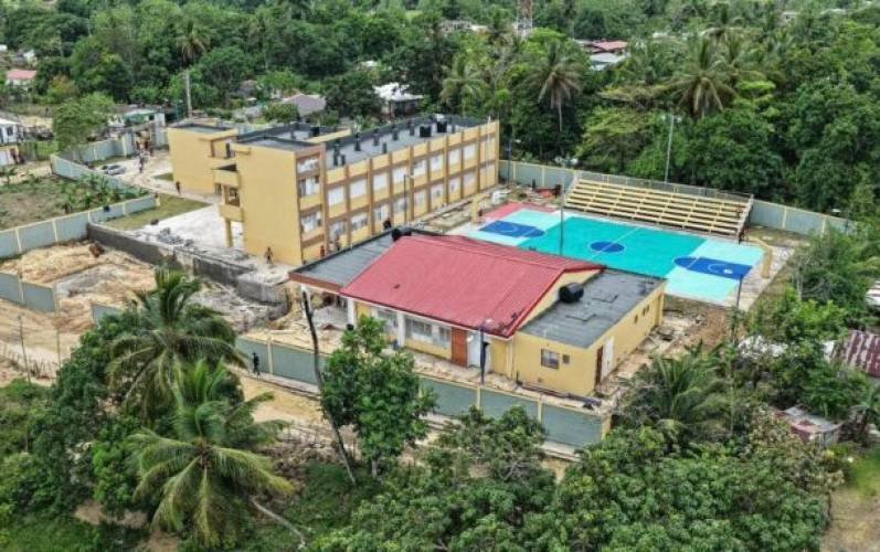 Entregarán dos escuelas en María Trinidad Sánchez tras años de paralización