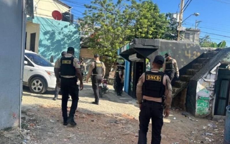 Incautan más de 13,000 gramos de drogas y detienen a 27 personas en operativos en el Gran Santo Domingo