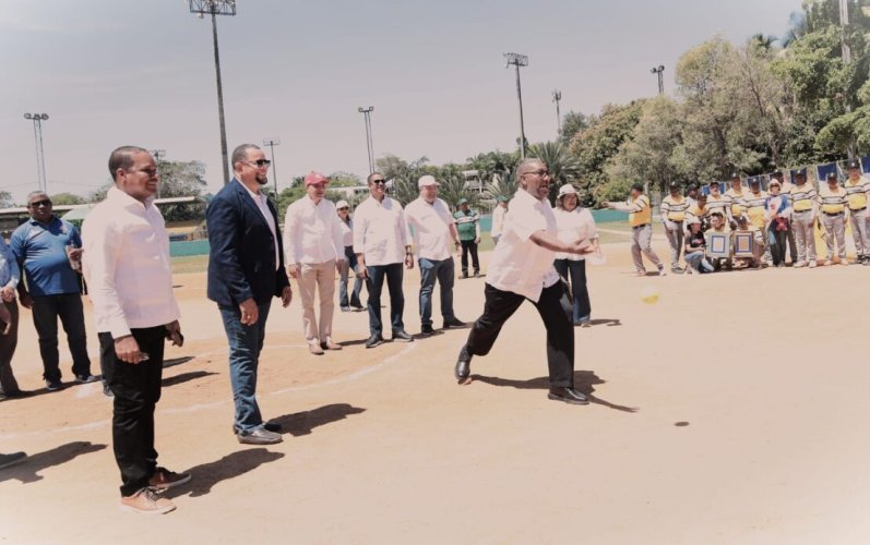 Liga de Softbol de Profesores de la UASD inaugura su trigésimo torneo