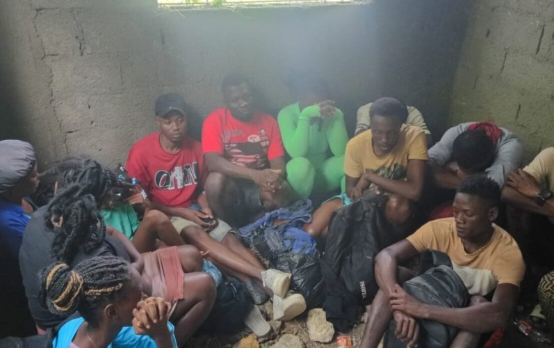 Ejército detiene a 49 haitianos indocumentados en operativo en Dajabón