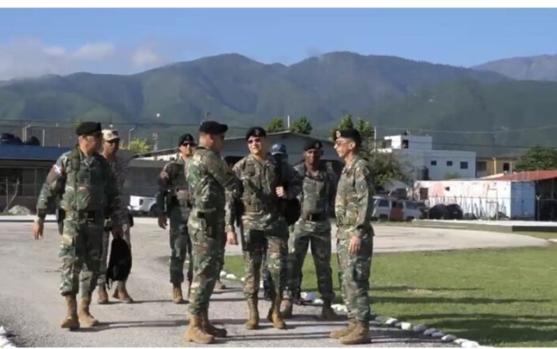 Comandante del Ejército recorre puntos fronterizos en Independencia, Elías Piña y Dajabón