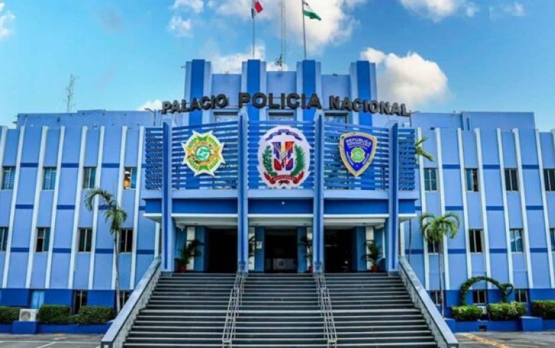 Policía busca a dos hombres vinculados a homicidios ocurridos en Santiago