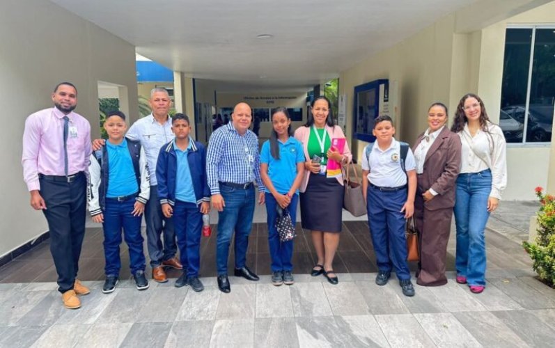 Estudiantes de la Regional 03 de Azua obtienen medallas en Olimpiadas de Ciencias