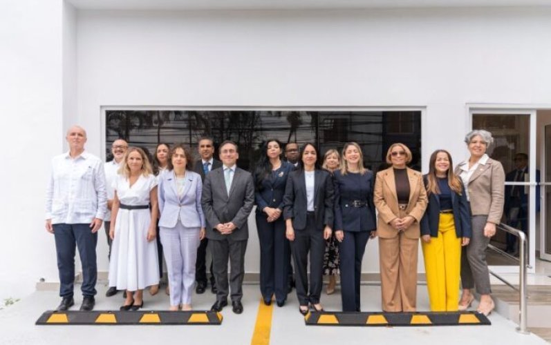 España reafirma cooperación con Ministerio Público tras visita de Albares a Relevic