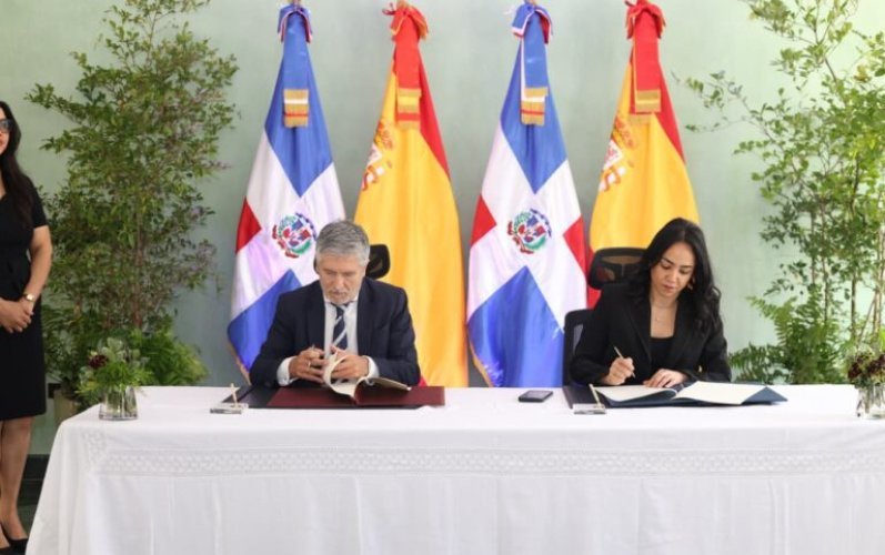 República Dominicana y España firman acuerdo para fortalecer cooperación en seguridad