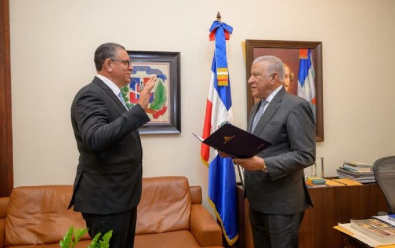 Juramentan director ejecutivo del Plan San Juan para impulsar desarrollo económico en la provincia