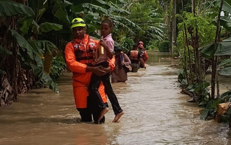 Defensa Civil activa operativo por lluvias e inundaciones en varias provincias
