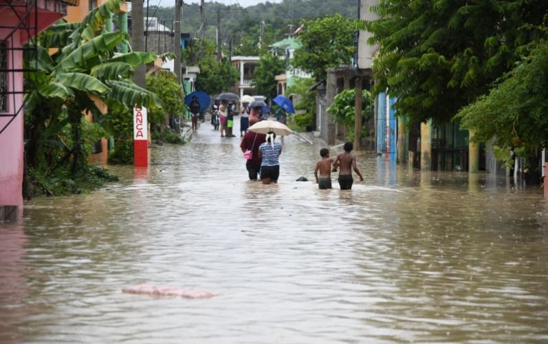 Más de 8,000 personas desplazadas por lluvias; 45 comunidades incomunicadas