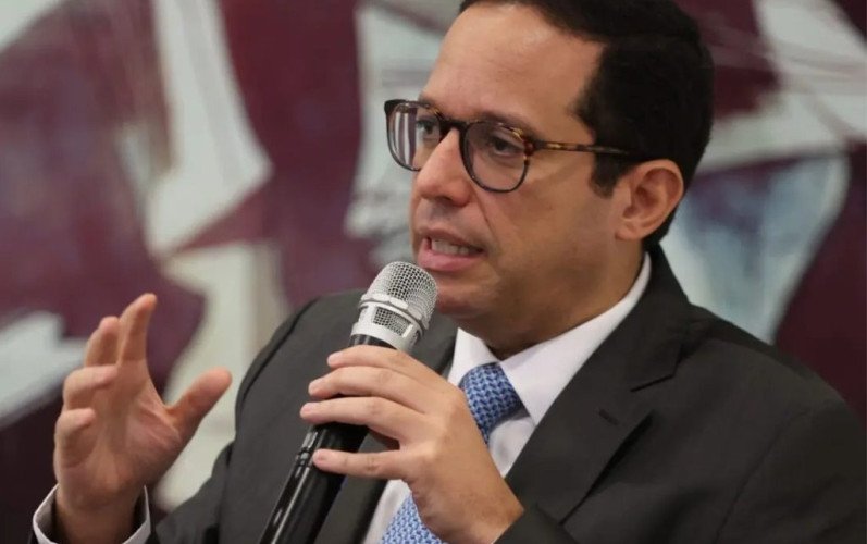 Gobierno propone recorte del 50 % al financiamiento de partidos y llama a debatir la medida