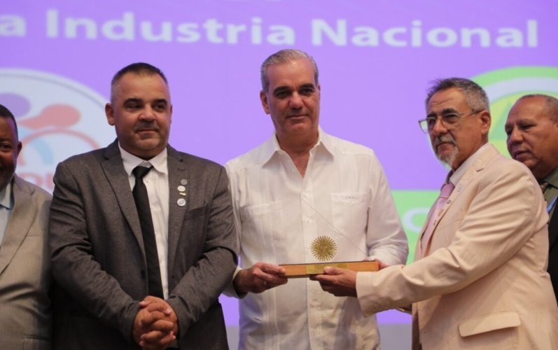 Abinader destaca estabilidad económica y crecimiento de 4 % en primer trimestre