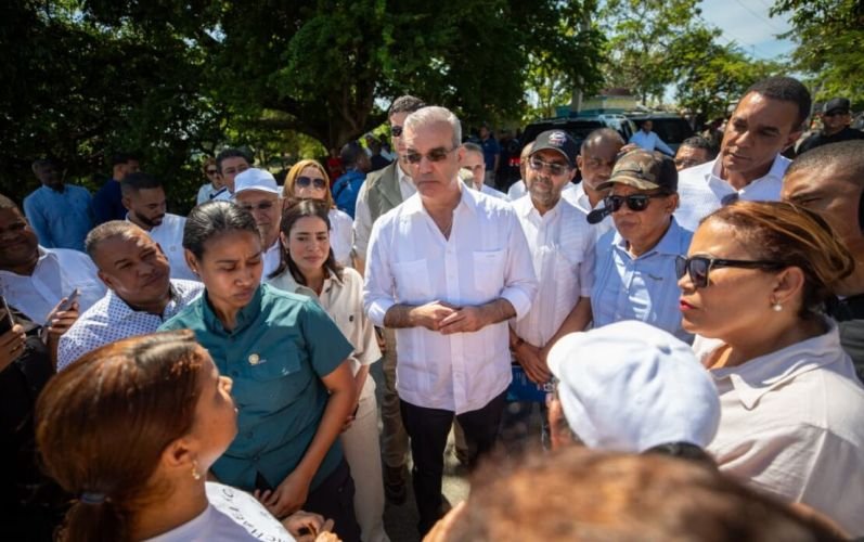 Abinader promete apoyo a productores afectados por lluvias en la Línea Noroeste