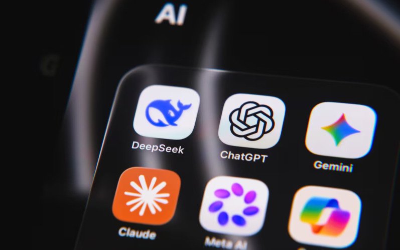 Investigación alerta sobre rastreadores publicitarios en chatbots de inteligencia artificial