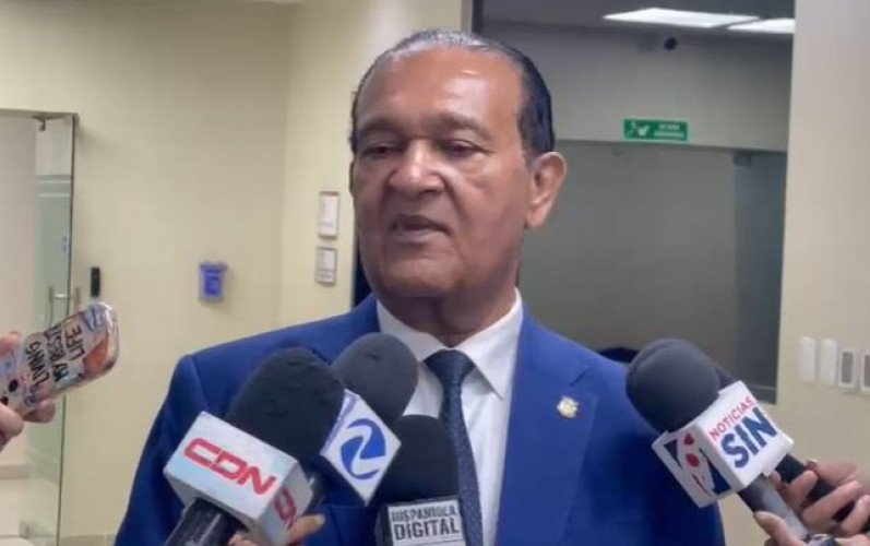 Antonio Marte propone fijar en RD$180 el galón de combustible para el transporte