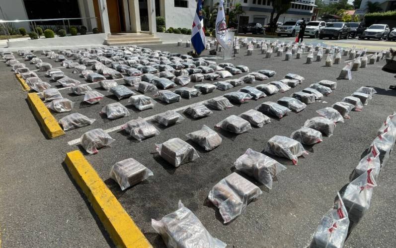 Confiscan 1,295 paquetes de presunta droga durante operaciones en Pedernales