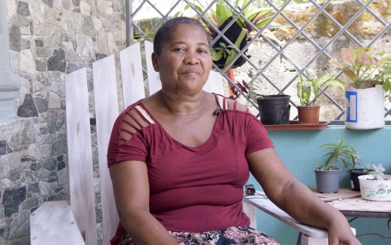 Mujeres encabezan cerca del 45 % de los hogares dominicanos, según la ONE