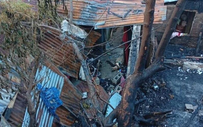 Incendio destruye cinco viviendas en Villa Penca y deja varias familias afectadas