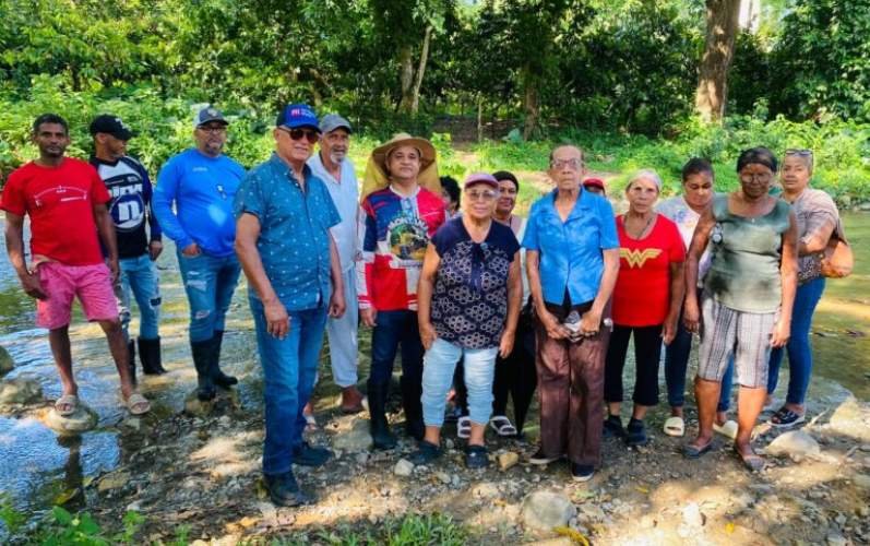 Comunitarios de Yaiba Castillo denuncian contaminación en el suministro de agua potable