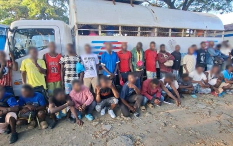Migración detuvo a 1,189 extranjeros irregulares y deportó a 1,127 en operativos nacionales