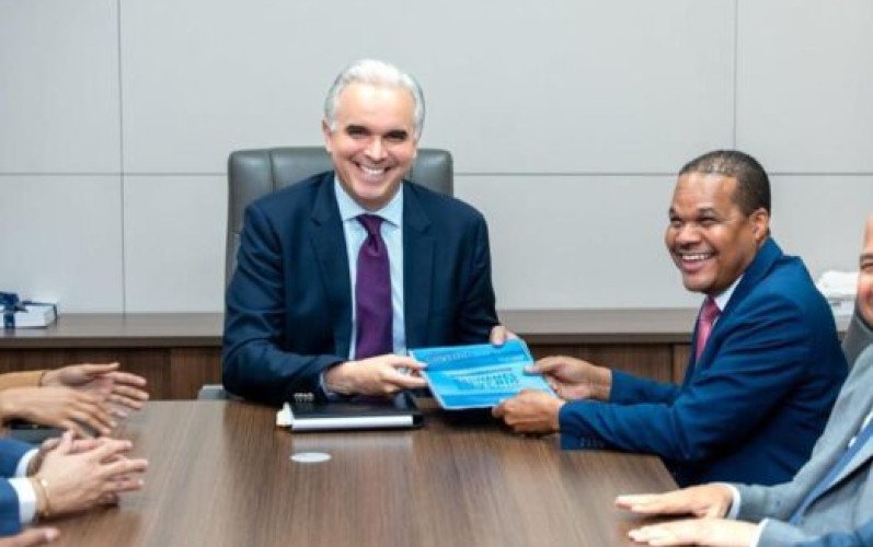 Radhamés Silverio y ministro de Educación abordan innovación y formación docente
