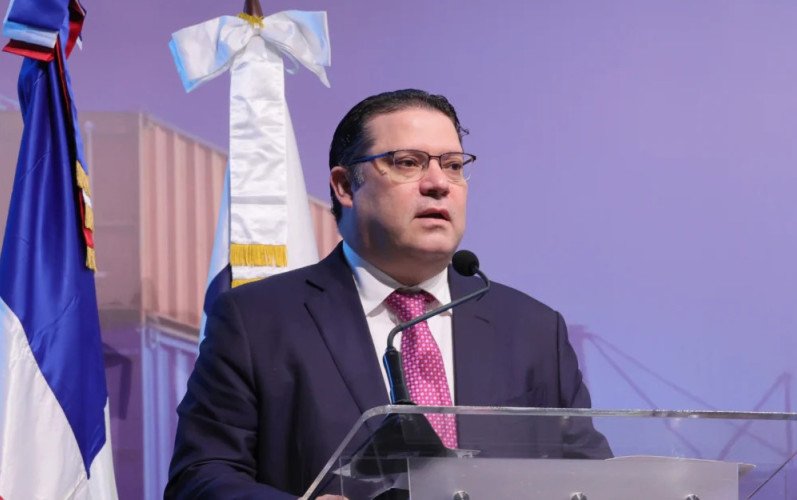 Gobierno mantiene sin variación principales combustibles y subsidia RD$1,657 millones