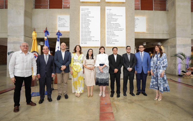 Raquel Peña encabeza reconocimiento a nuevos Guardianes de la Academia de la PUCMM