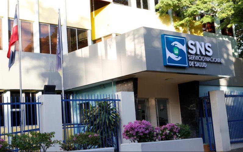 SNS ordena retirar equipos hospitalarios ligados a contratos privados