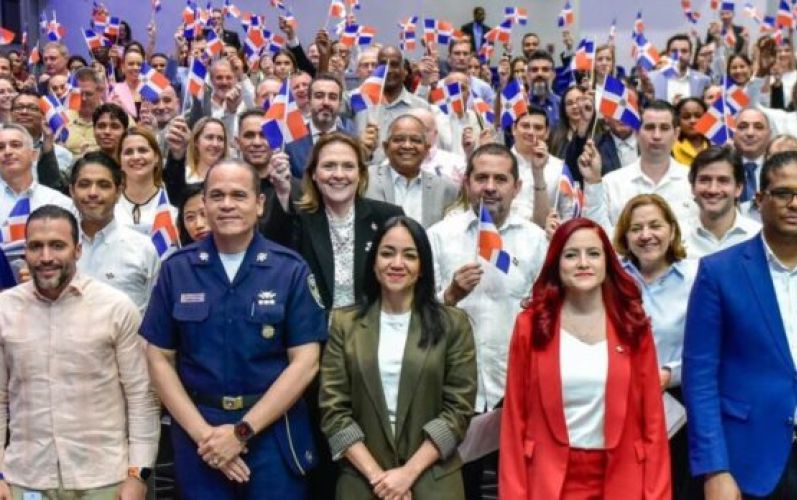 Juramentan a 149 extranjeros que adquirieron la nacionalidad dominicana